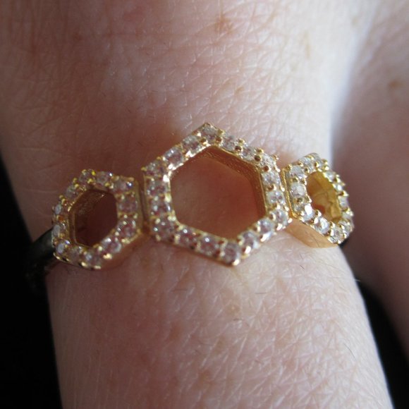 Beautiful Honey Bee collection ring - Picture 1 of 6